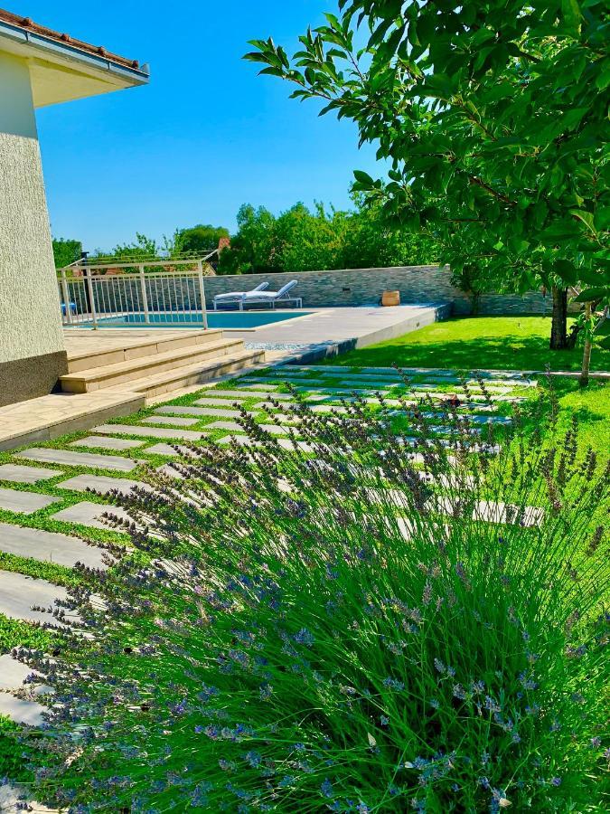 Villa Endi,A Gem Near Sibenik Unesic Buitenkant foto